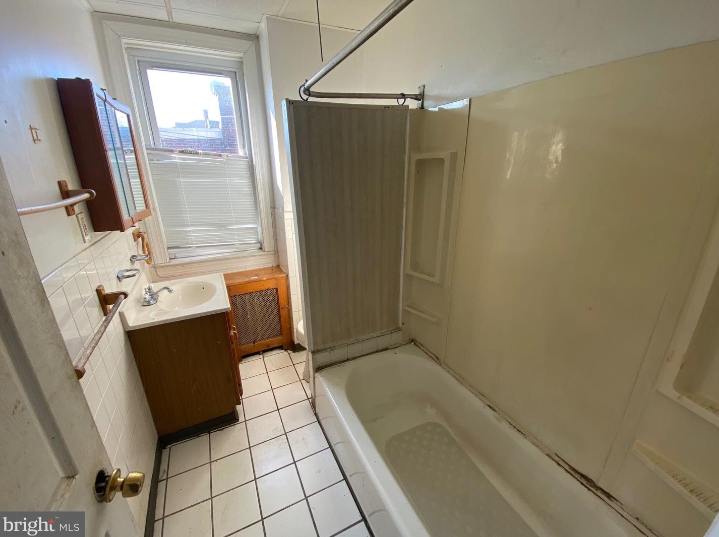 14 College Ave, Upper Darby PA  19082-1605 exterior