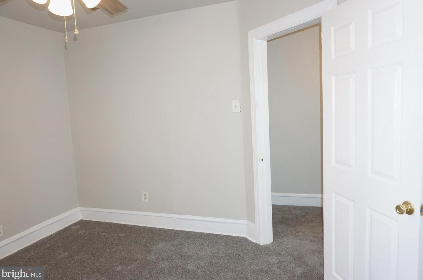 347 Avon Rd, Upper Darby PA  19082-3809 exterior