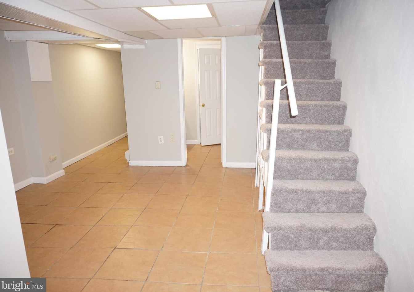 347 Avon Rd, Upper Darby PA  19082-3809 exterior