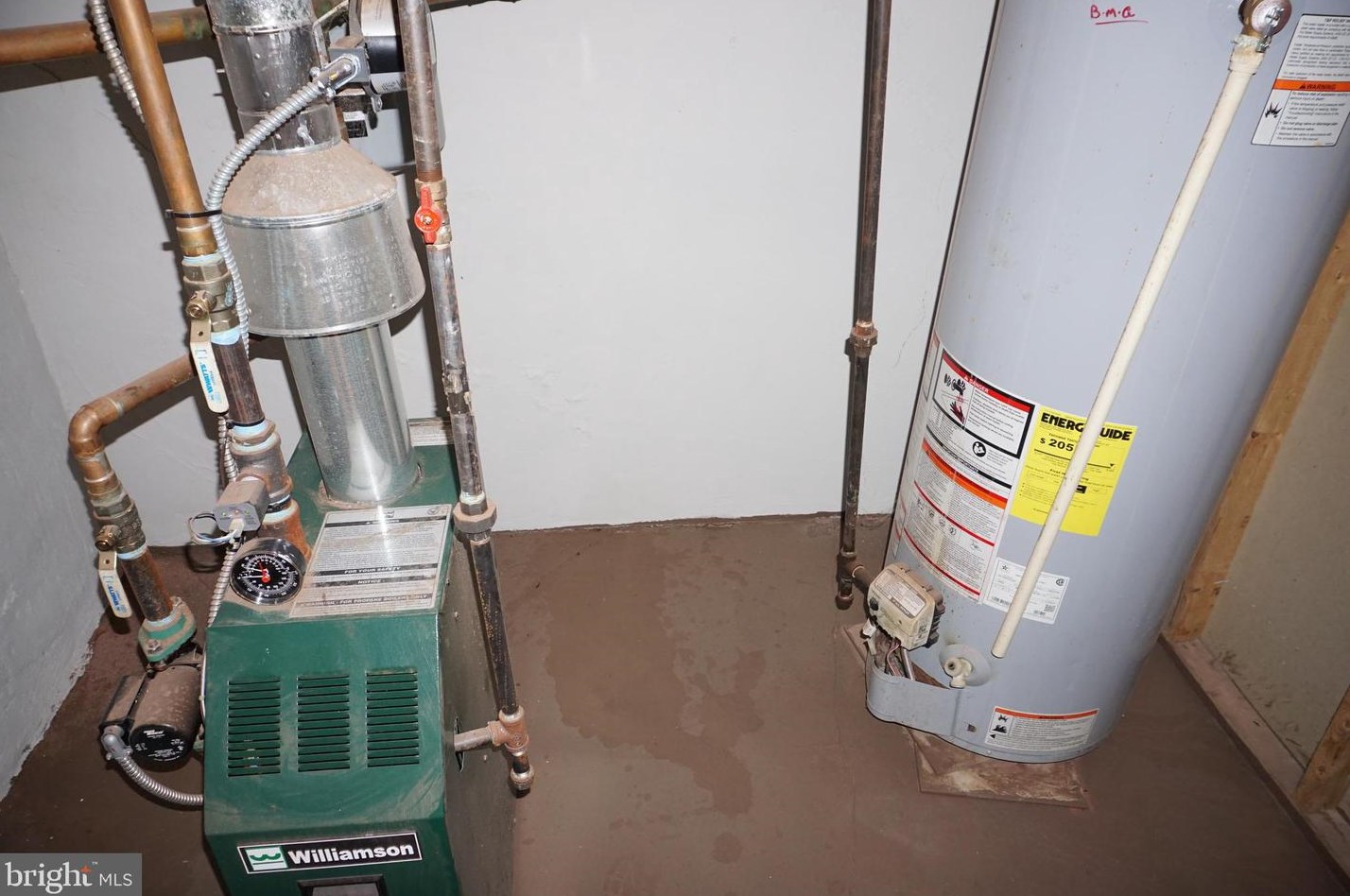 347 Avon Rd, Upper Darby PA  19082-3809 exterior