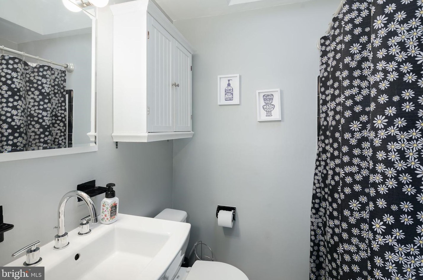 220 Academy Ave, Manor PA  19036-1713 exterior