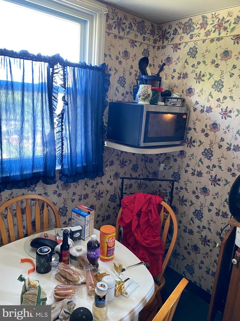 1301 Kerlin St, Chester PA 19013-3924 exterior