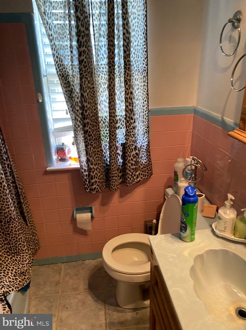 1301 Kerlin St, Chester PA 19013-3924 exterior