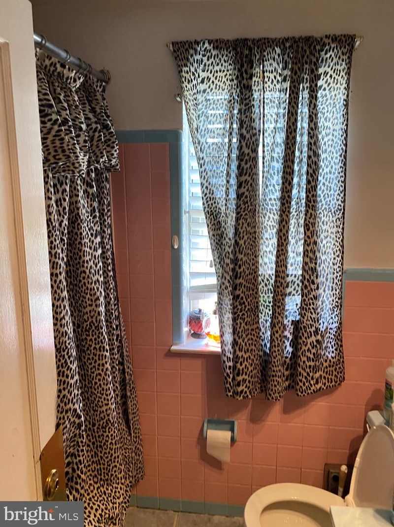 1301 Kerlin St, Chester PA 19013-3924 exterior