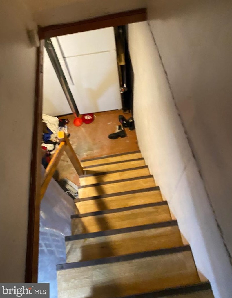 1301 Kerlin St, Chester PA 19013-3924 exterior