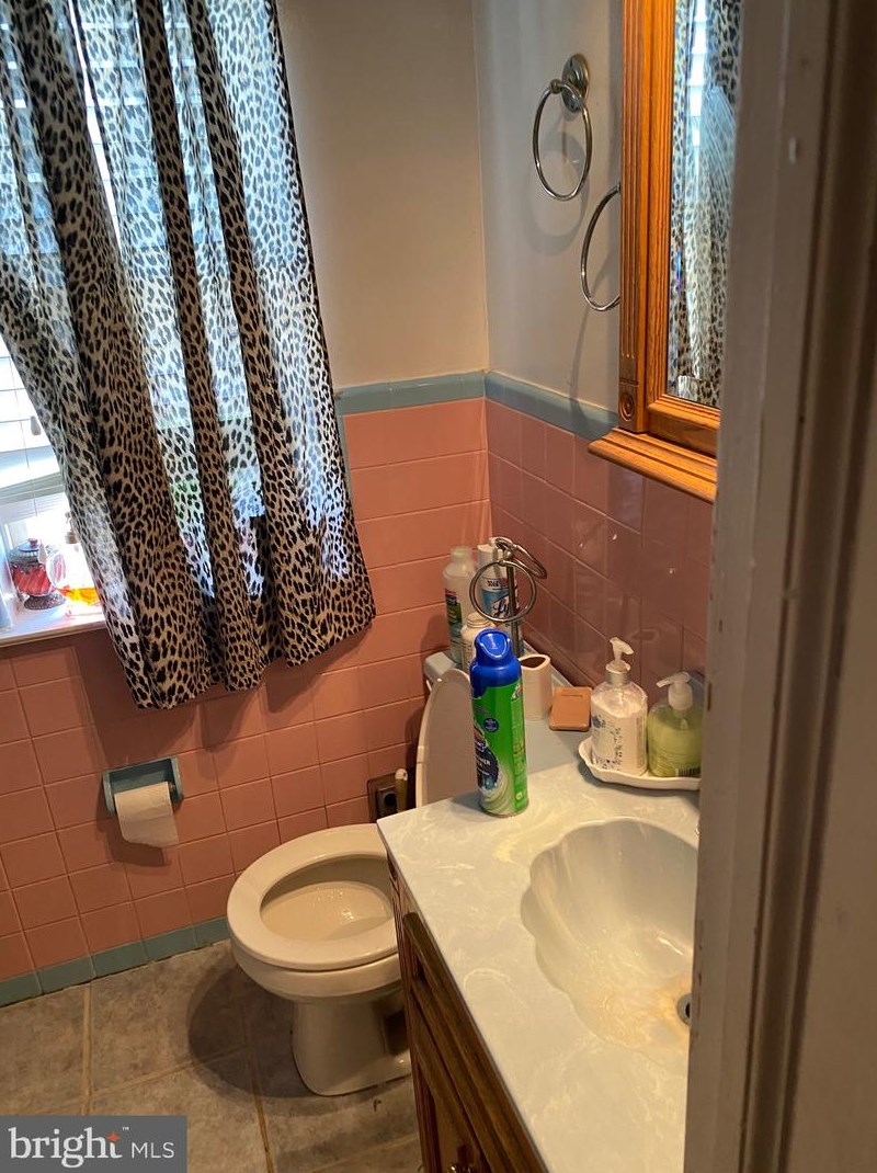 1301 Kerlin St, Chester PA 19013-3924 exterior