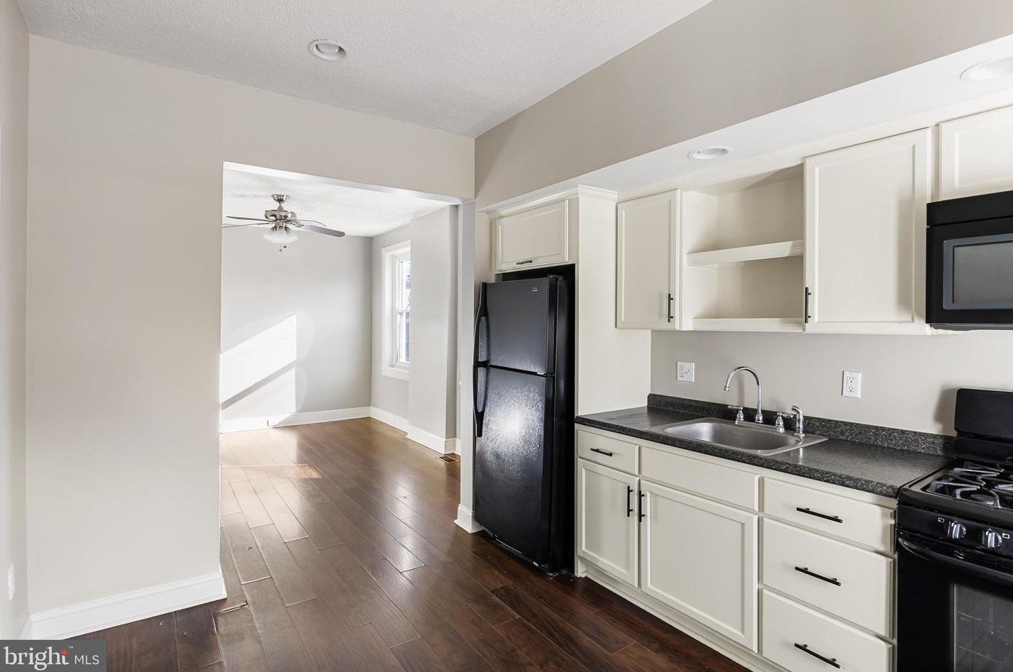 1123 Potter St, Chester PA  19013-6126 exterior