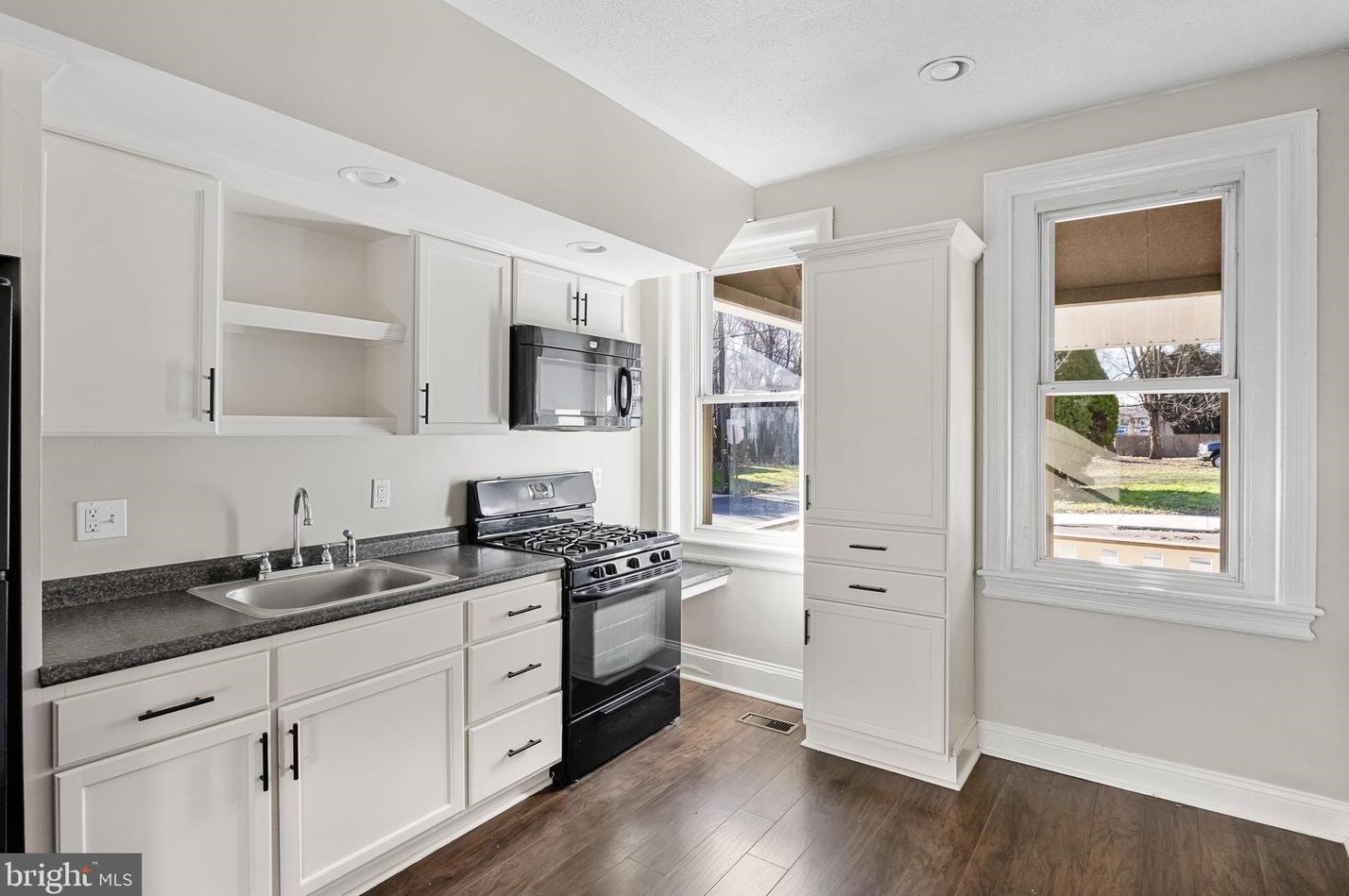 1123 Potter St, Chester PA  19013-6126 exterior