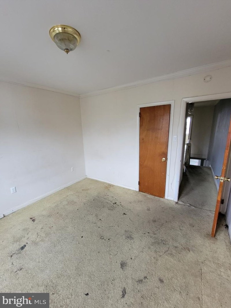 321 Greenway Ave, Darby PA  19023-2618 exterior