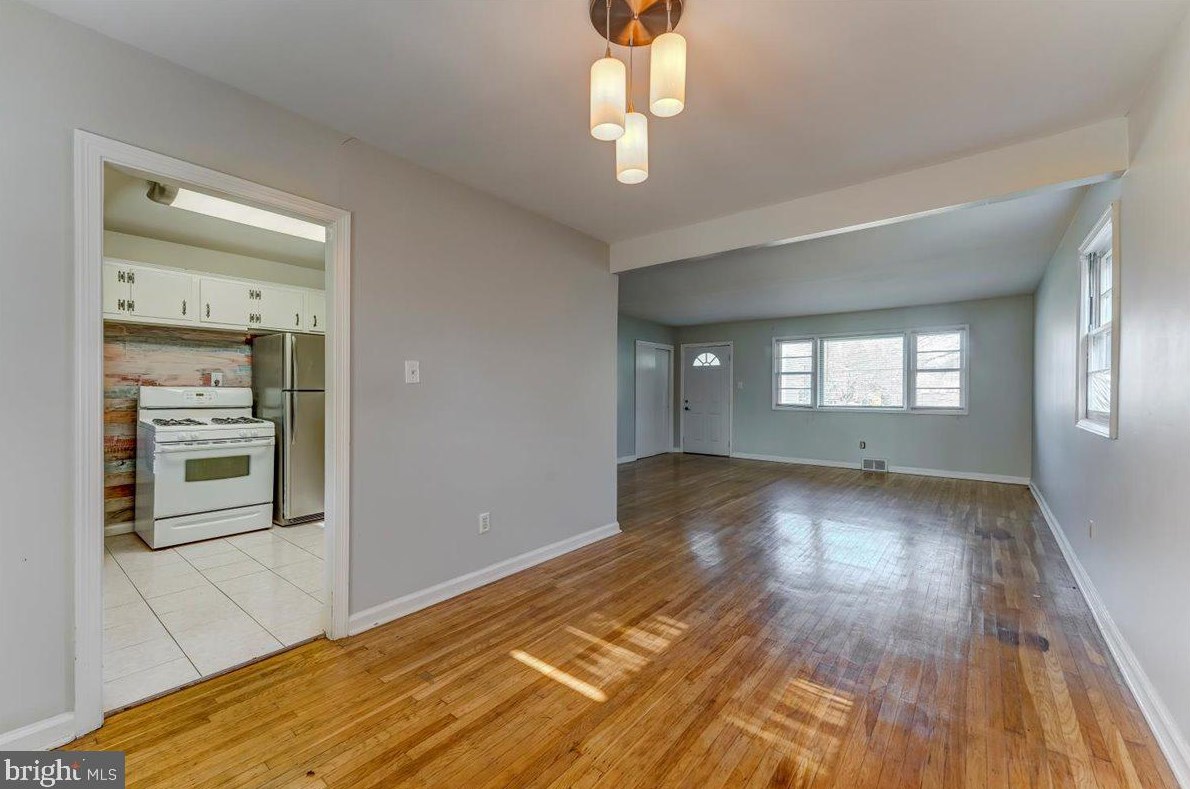 701 Patton Ave, Chester PA  19015-2632 exterior