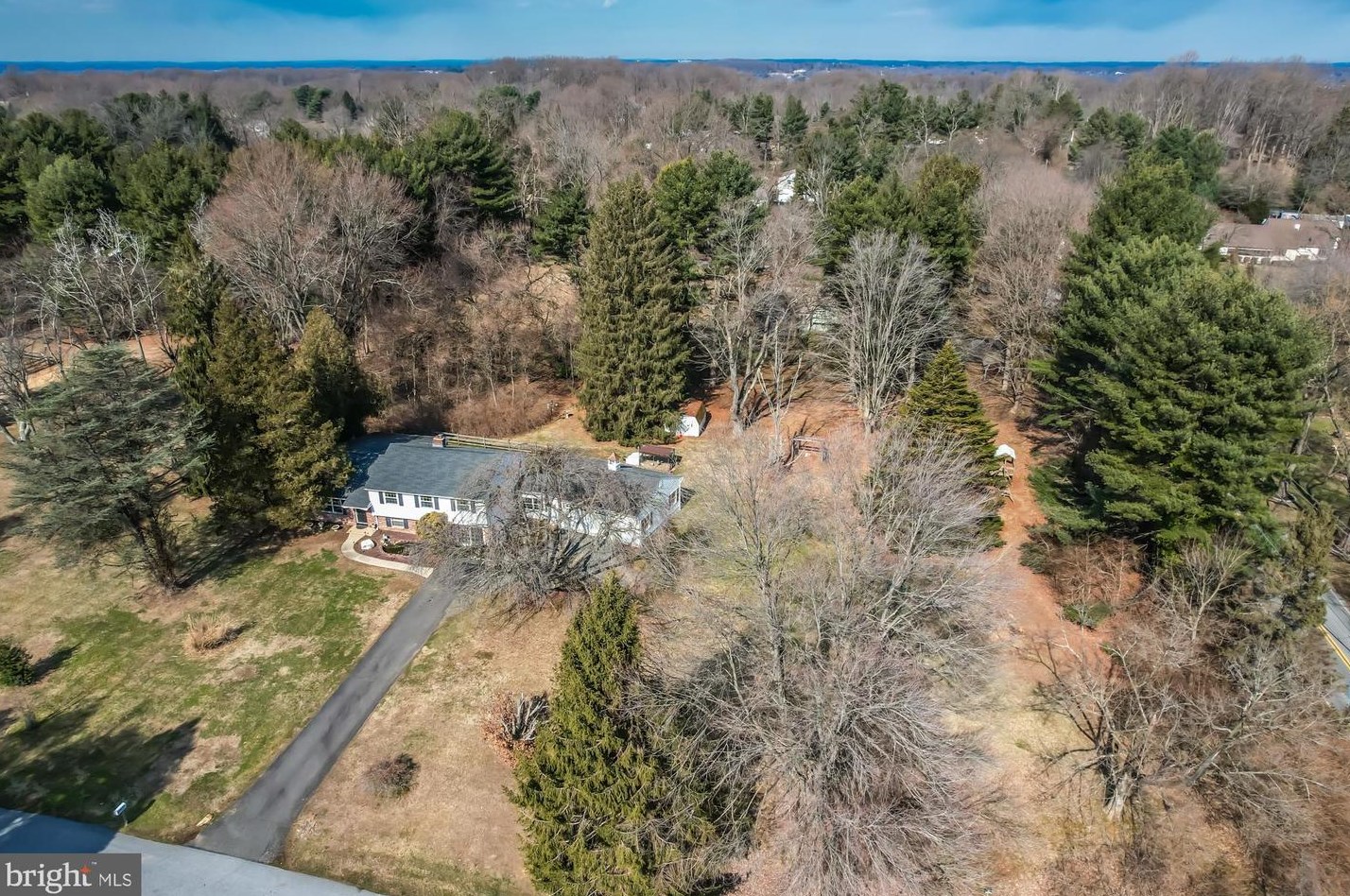 3 Denise Dr, Thornton PA  19373-1008 exterior