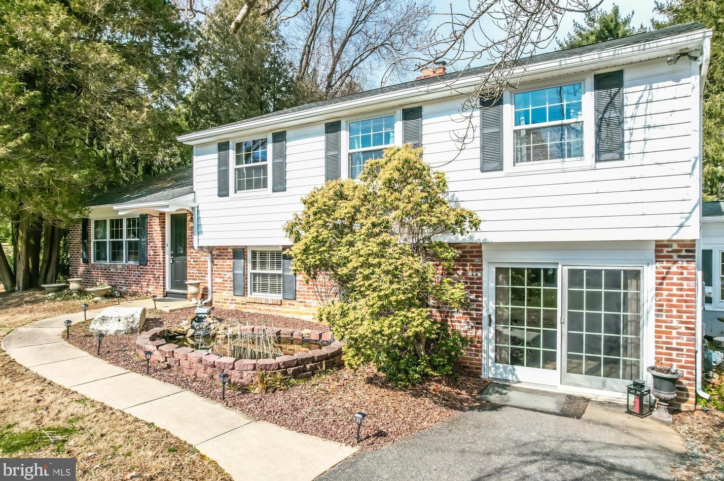 3 Denise Dr, Thornton PA  19373-1008 exterior