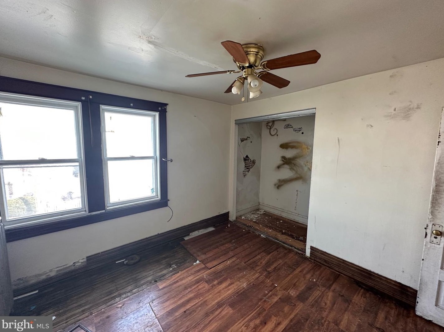 7112 Seaford Rd, Upper Darby PA 19082-5325 exterior