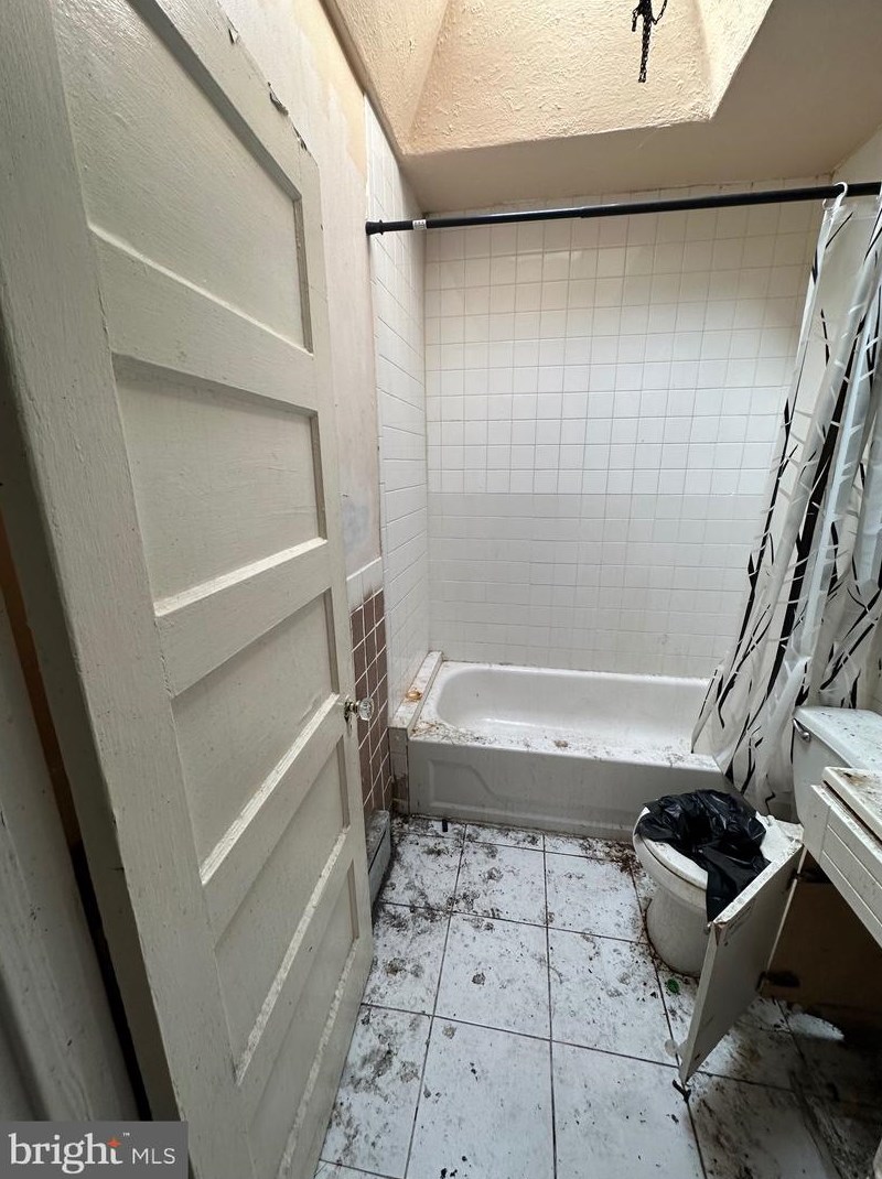 7112 Seaford Rd, Upper Darby PA 19082-5325 exterior