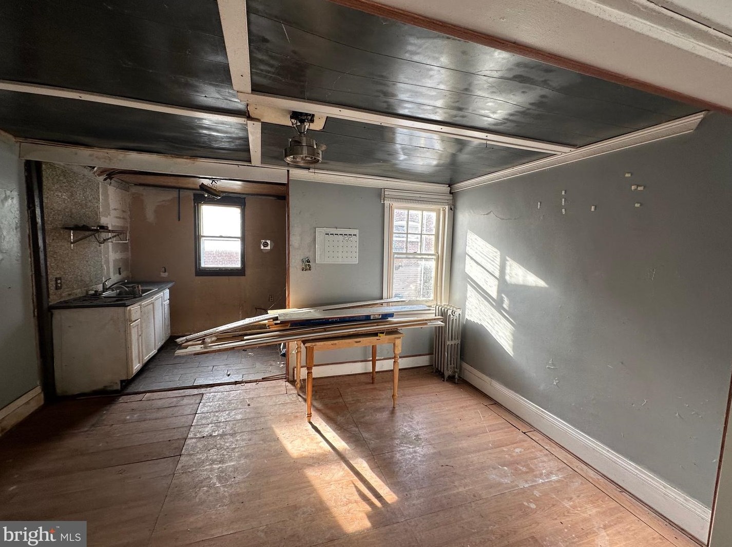 7112 Seaford Rd, Upper Darby PA 19082-5325 exterior