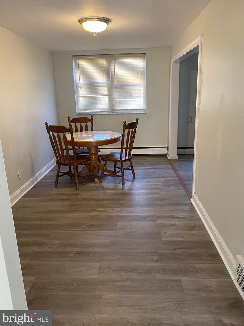 1127 Glen Avon Rd, Darby PA  19023-1415 exterior