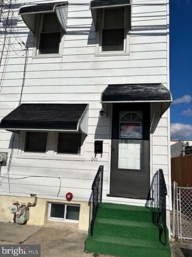 301 Green St, Boothwyn PA  19061-4817 exterior