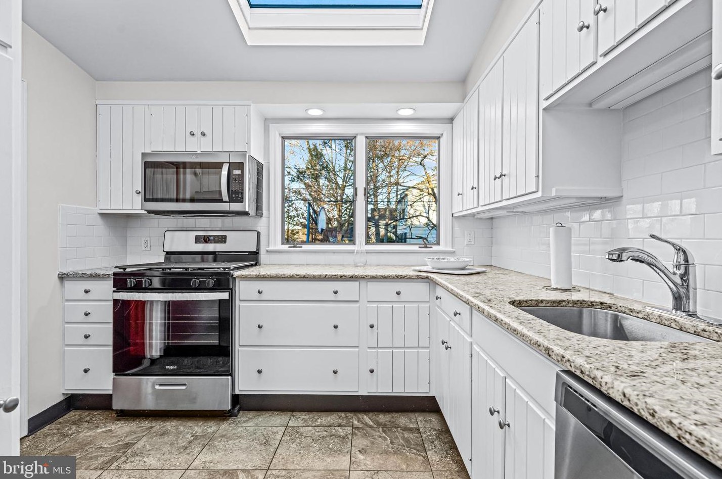 7 Longwood Dr, Wayne PA  19087-2922 exterior