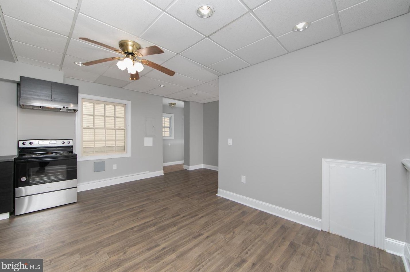 2704 Chestnut Ave, Ardmore PA  19003-2018 exterior