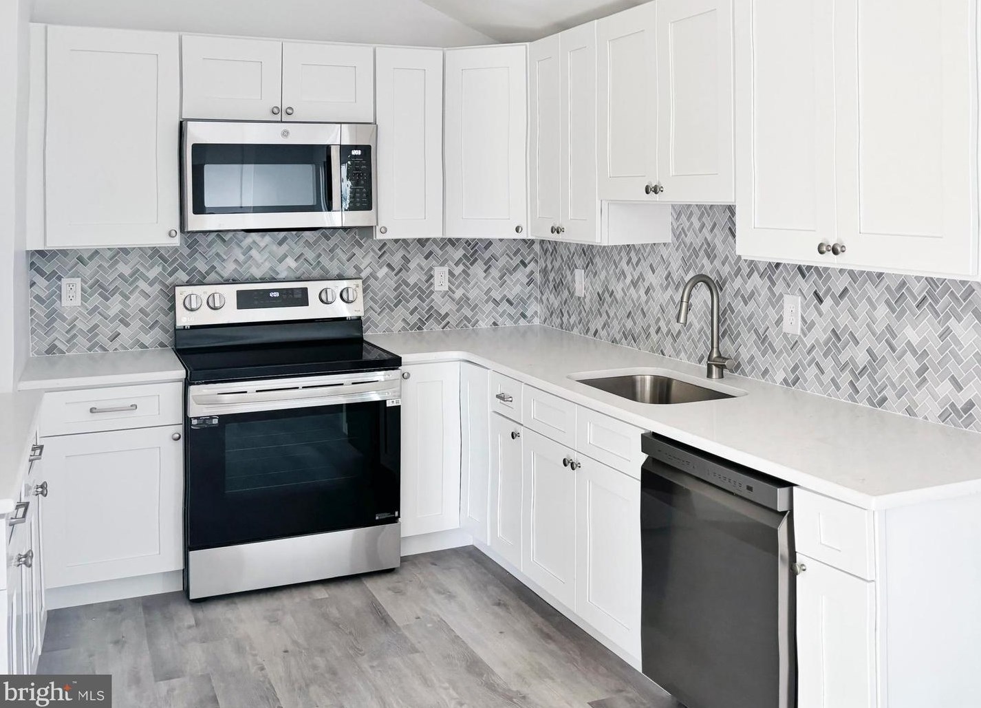 31 Wildwood Ave, Rutledge PA  19070-1915 exterior