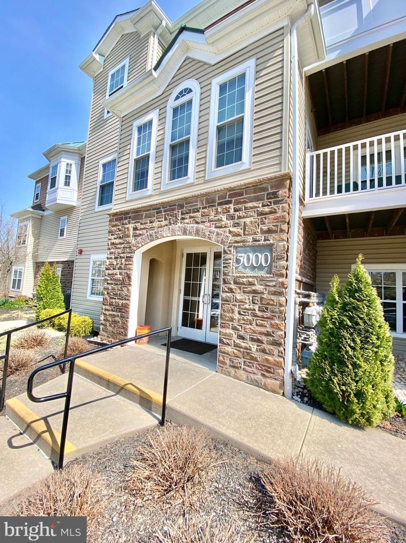 5000 Village Ave, Boothwyn PA  19061-6806 exterior