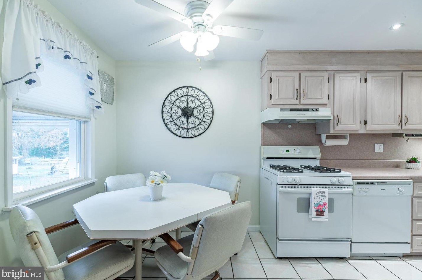 417 Park Dr, Manor PA  19036-1617 exterior