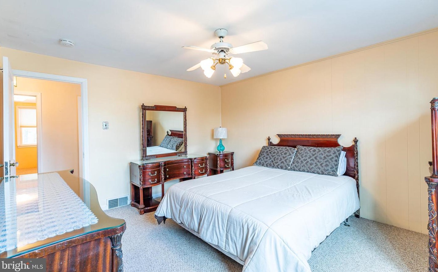 417 Park Dr, Manor PA  19036-1617 exterior