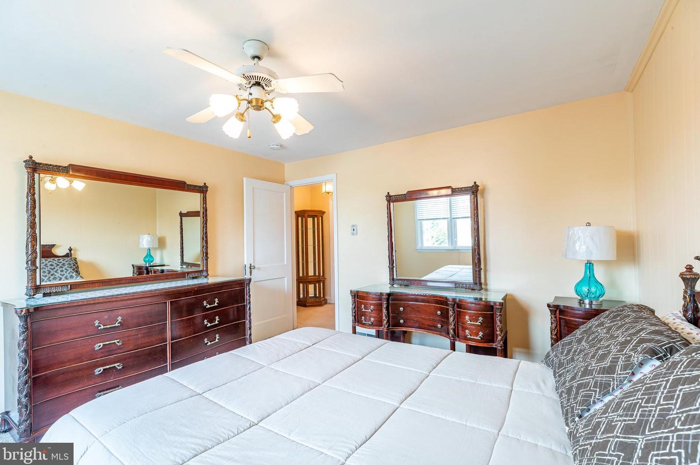 417 Park Dr, Manor PA  19036-1617 exterior