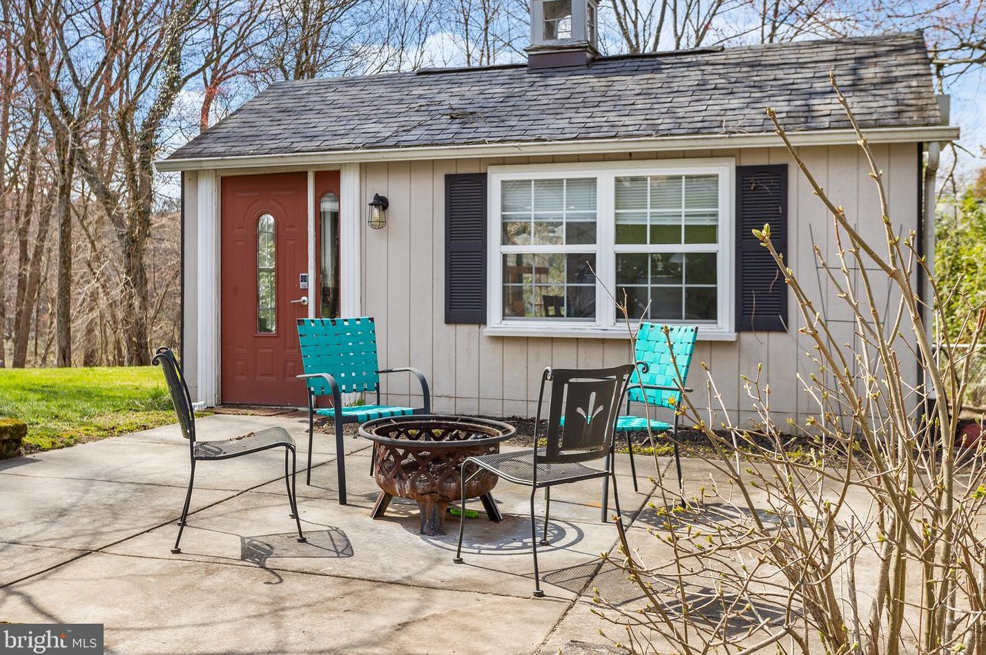 2330 Feathering Ln, Media PA 19063-1908 exterior