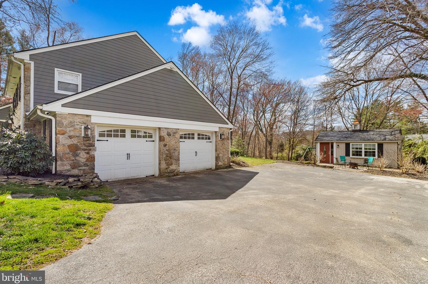 2330 Feathering Ln, Media PA 19063-1908 exterior