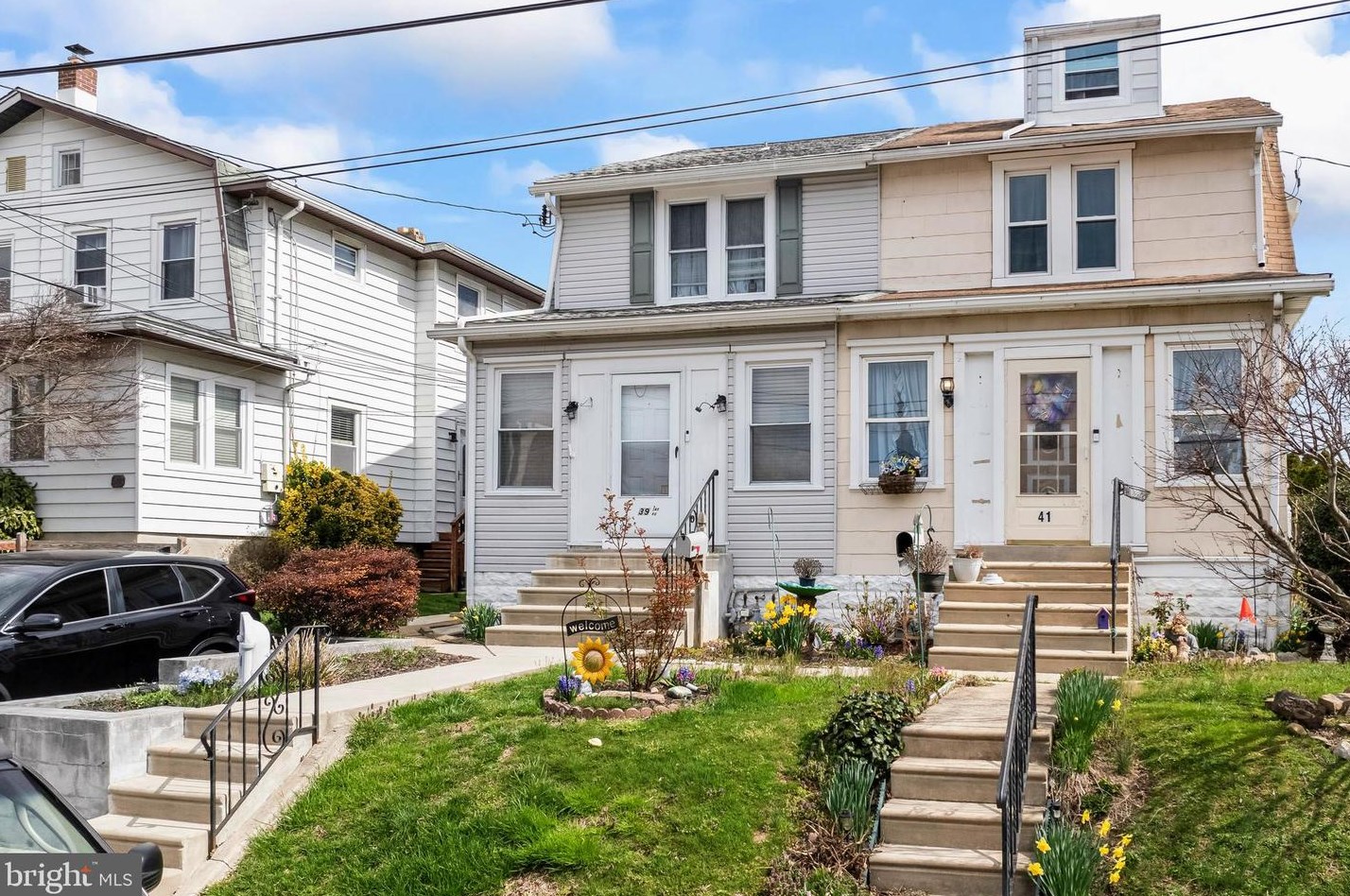 39 Cooke Ave, Manor PA  19036-1318 exterior