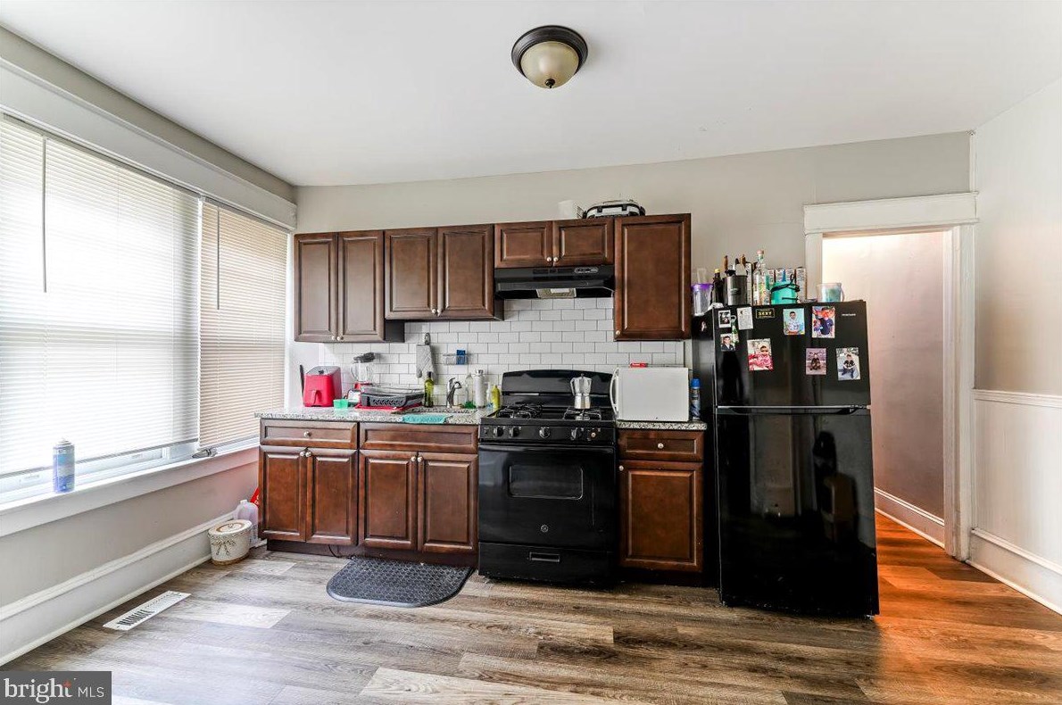 2208 Madison St, Chester PA 19013-5122 exterior