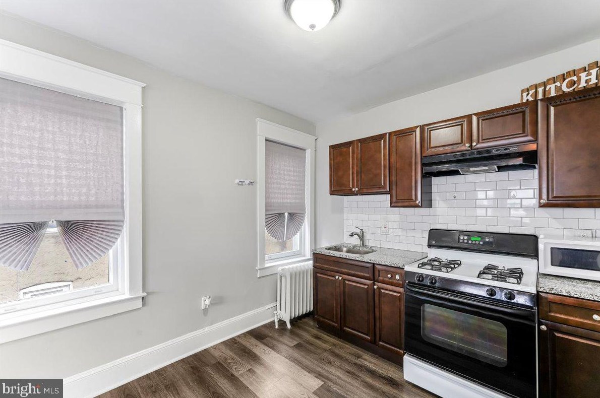 2208 Madison St, Chester PA 19013-5122 exterior