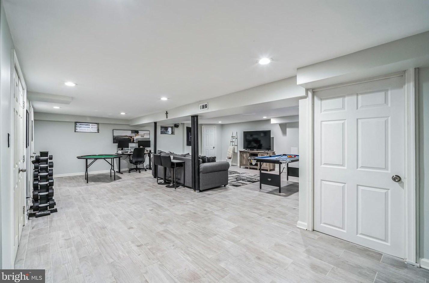 20 Llanwellyn Ave, Manor PA  19036-1324 exterior