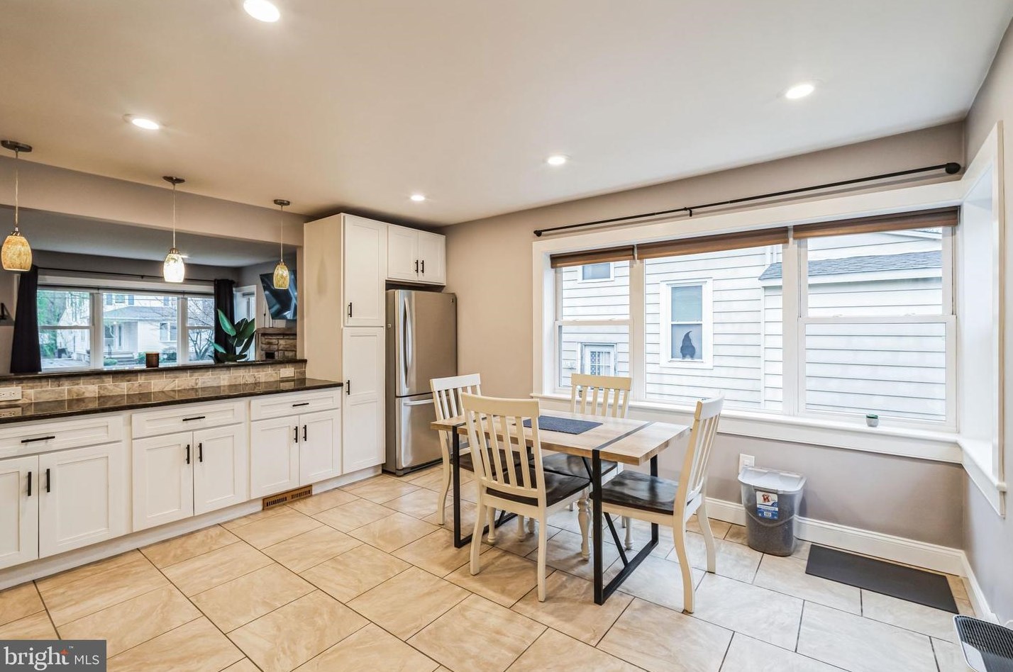 20 Llanwellyn Ave, Manor PA  19036-1324 exterior