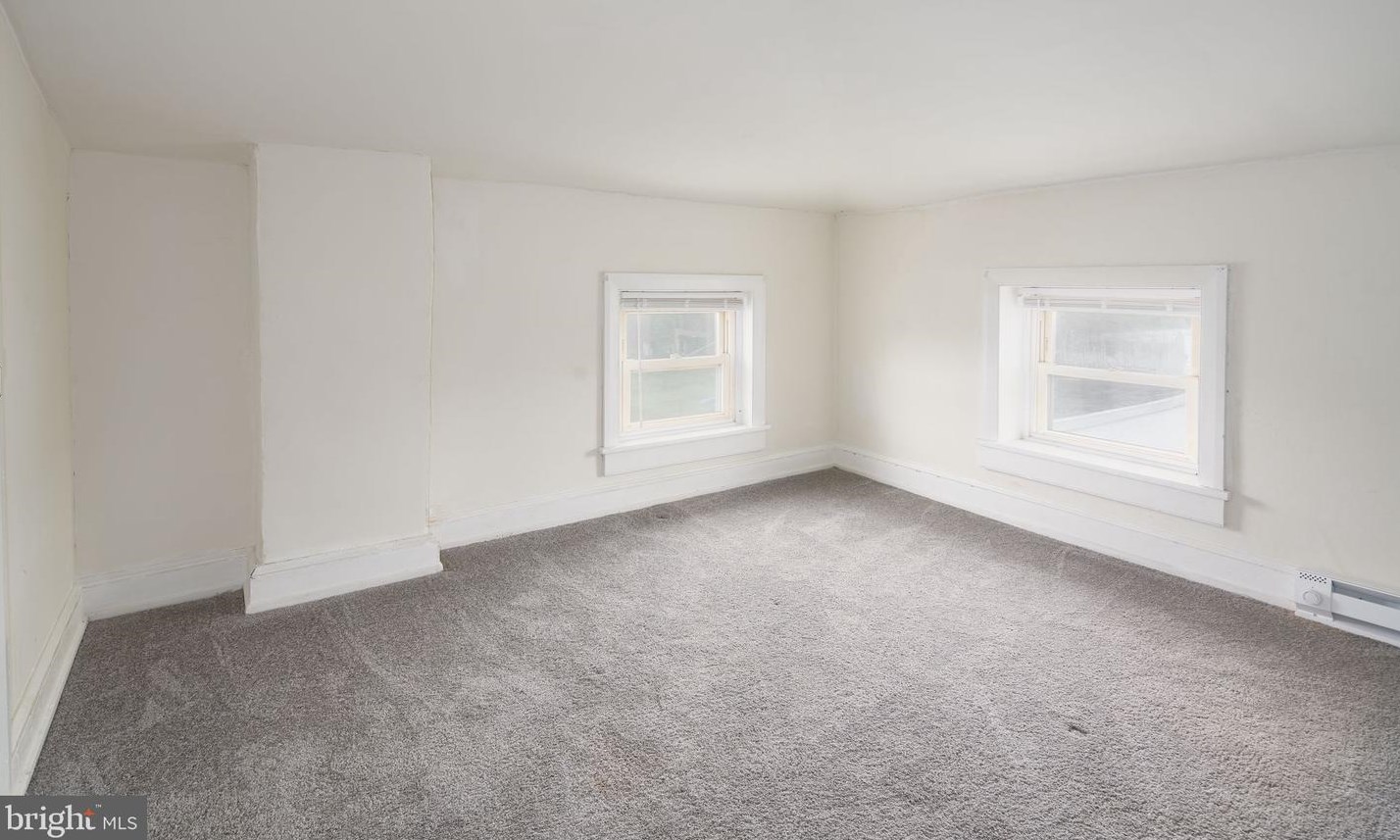 32 6 St, Chester PA 19013-0061 exterior