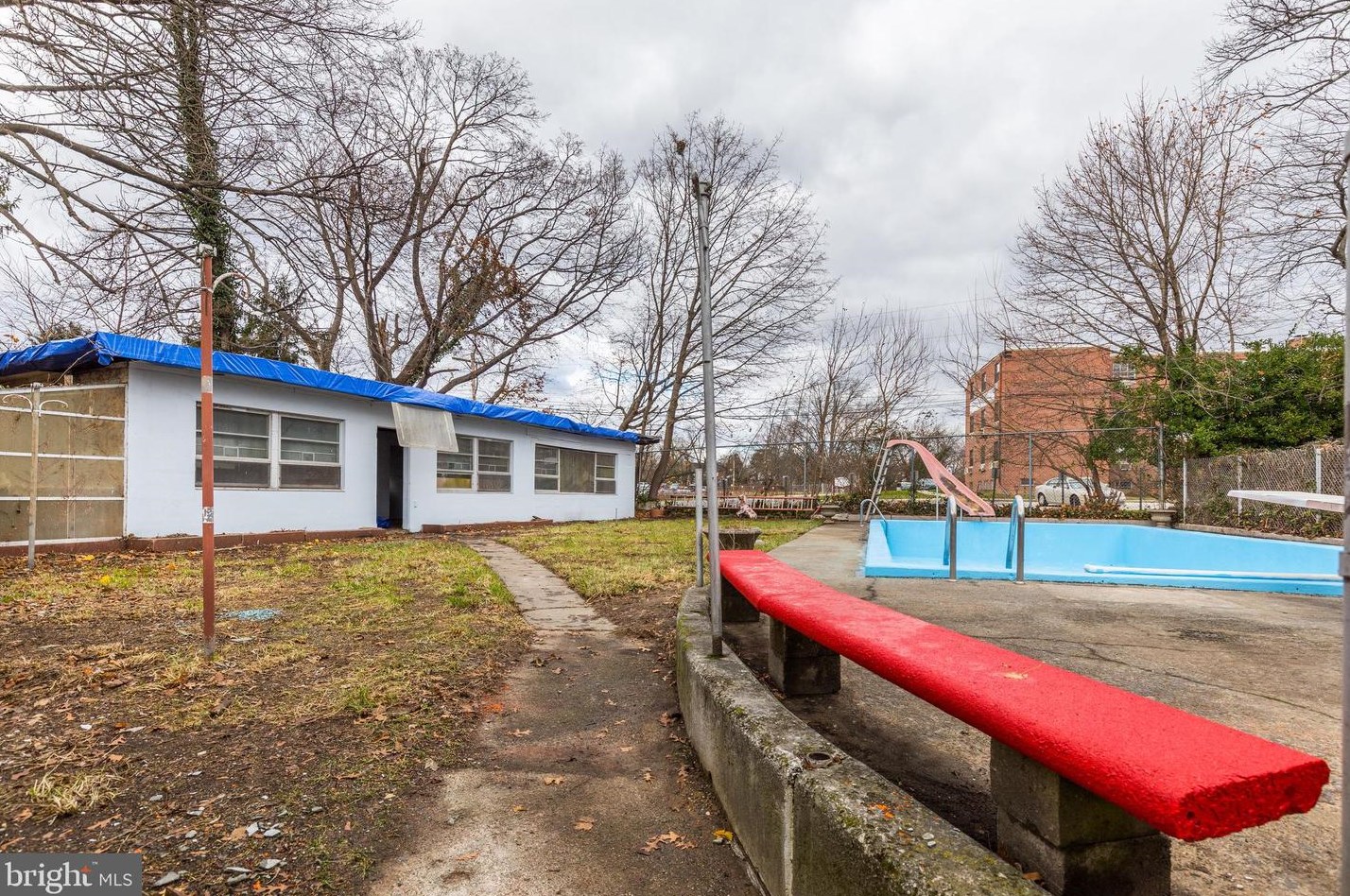 125 Golf Rd, Darby PA 19023-1313 exterior