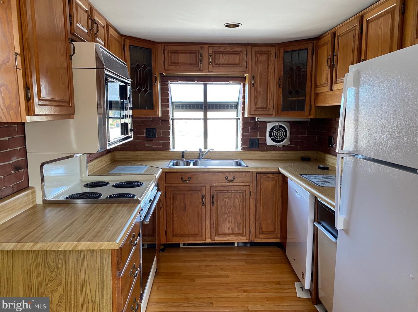 319 2 St, Media PA 19063-3032 exterior