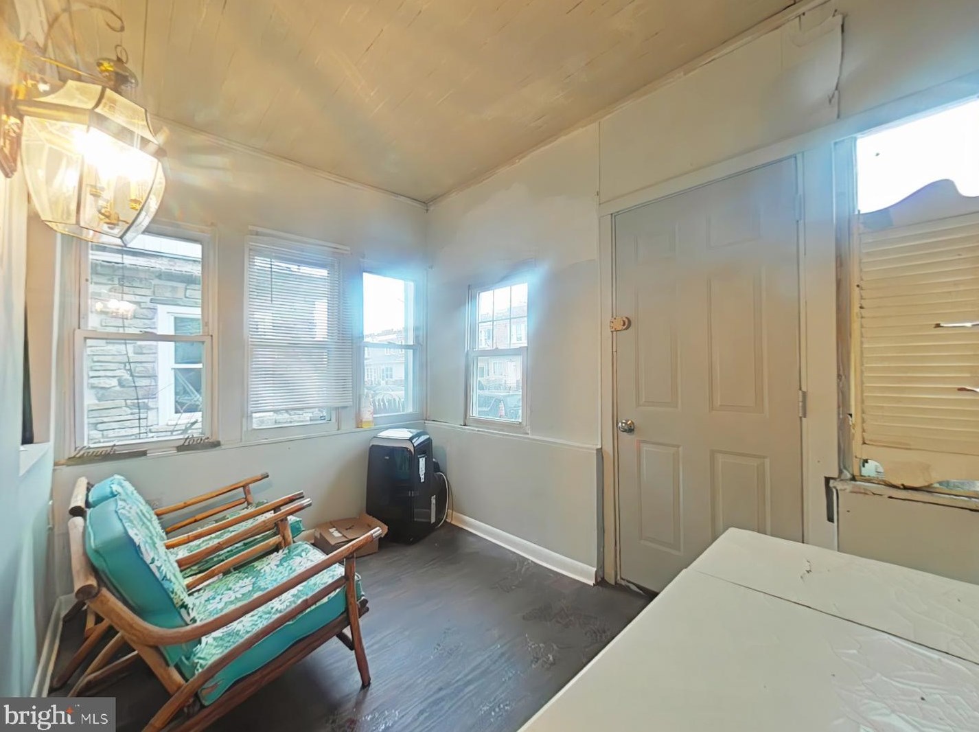 1118 Thomas St, Chester PA 19013-6422 exterior