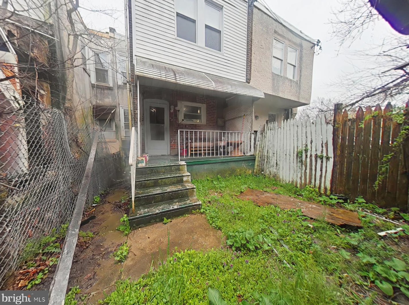 1118 Thomas St, Chester PA 19013-6422 exterior