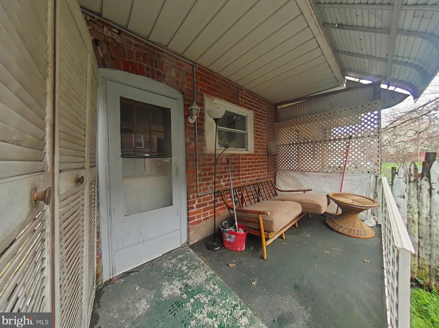 1118 Thomas St, Chester PA 19013-6422 exterior
