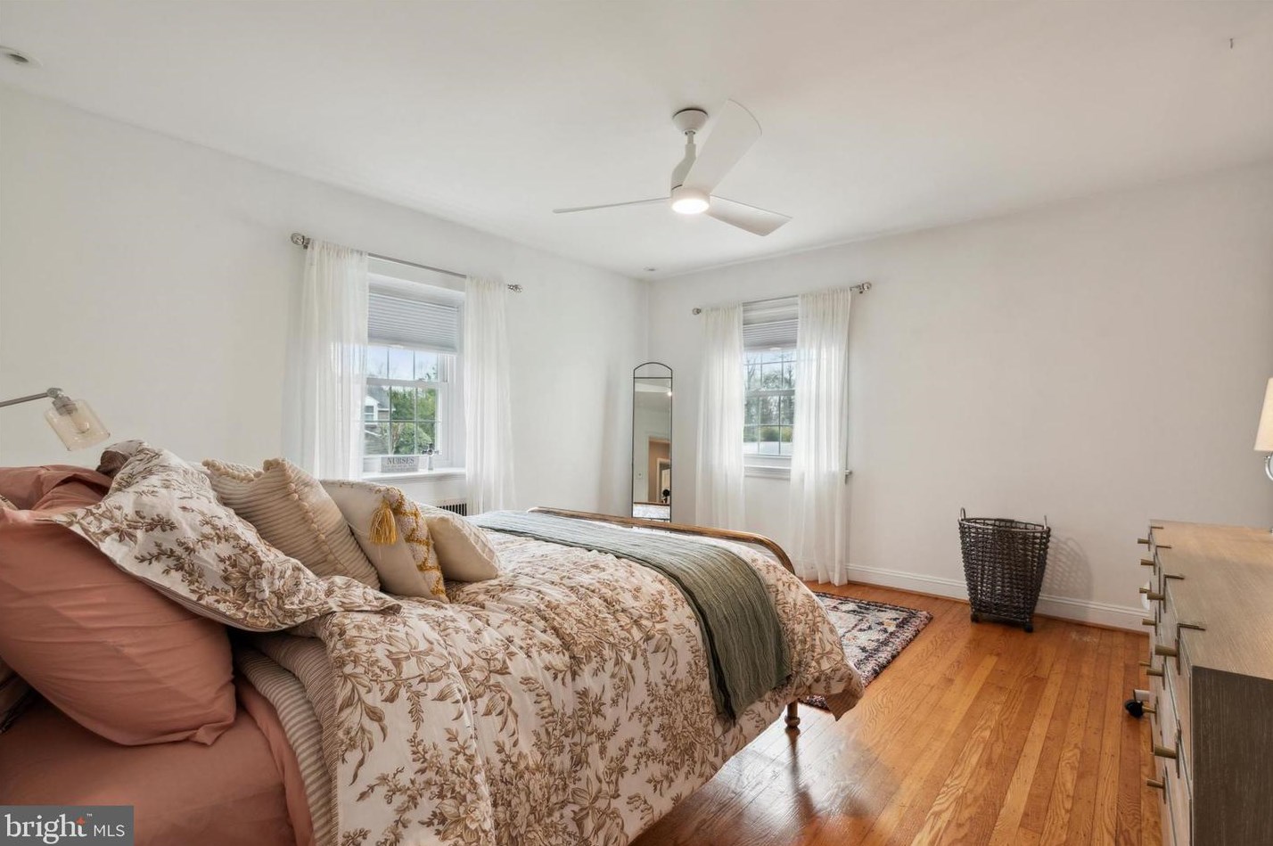 16 Golfview Rd, Ardmore PA  19003-1018 exterior