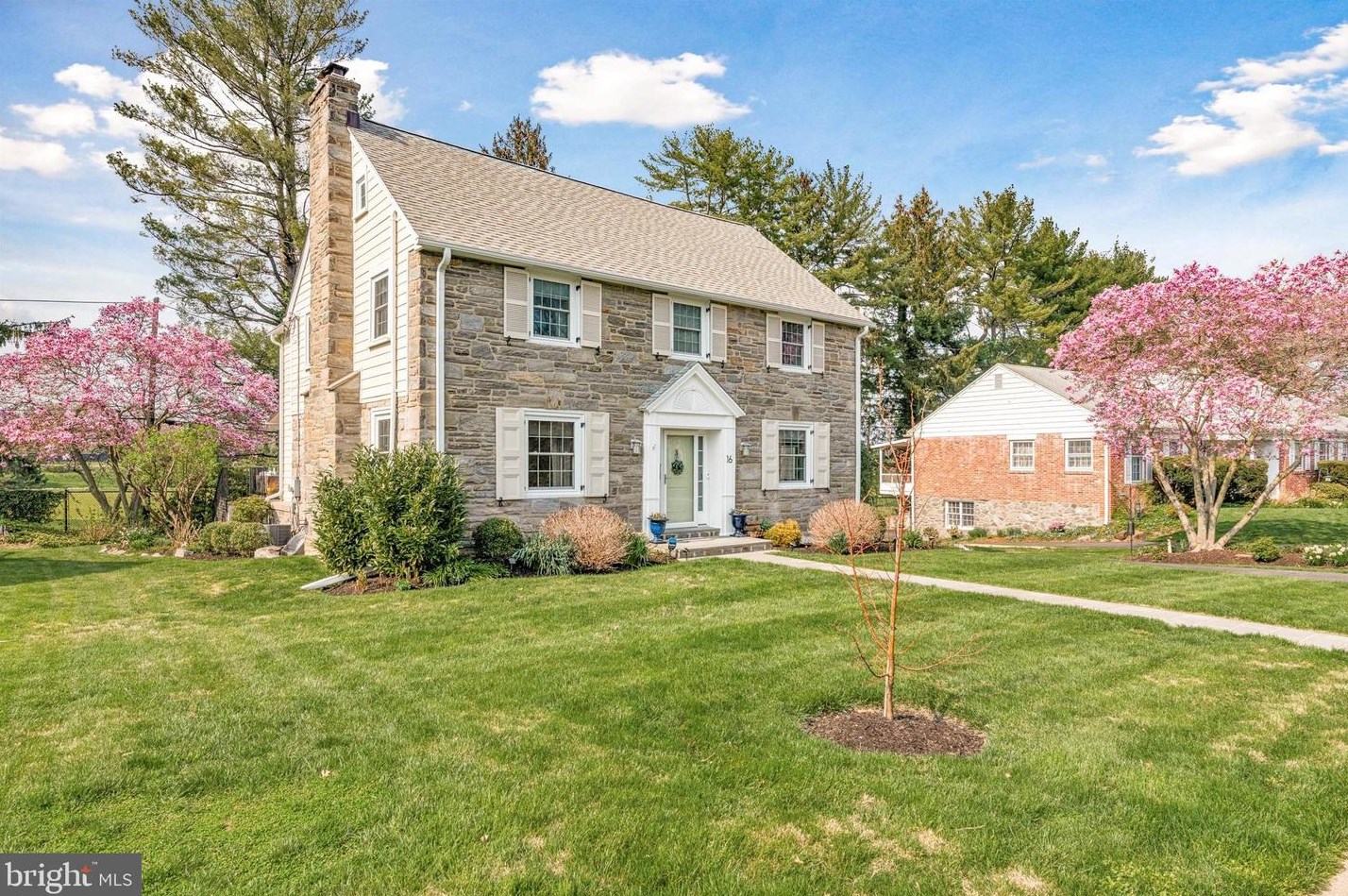 16 Golfview Rd, Ardmore PA  19003-1018 exterior