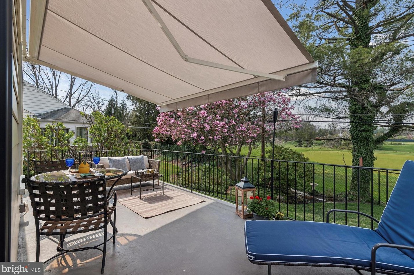 16 Golfview Rd, Ardmore PA  19003-1018 exterior