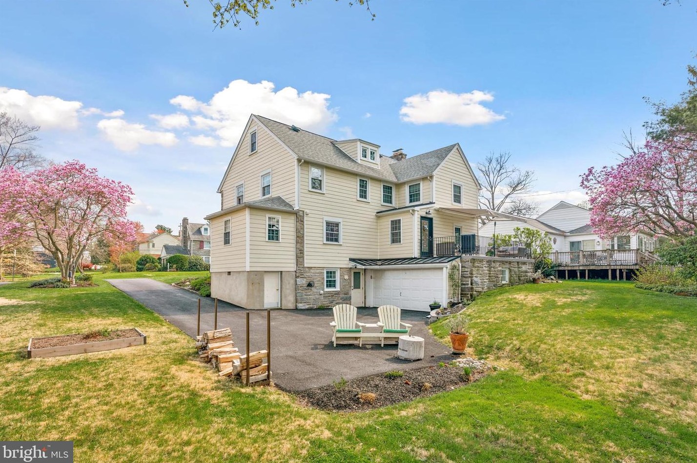 16 Golfview Rd, Ardmore PA  19003-1018 exterior