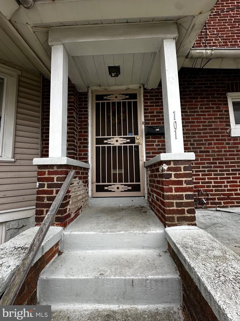 101 Mowry St, Chester PA 19013-5022 exterior