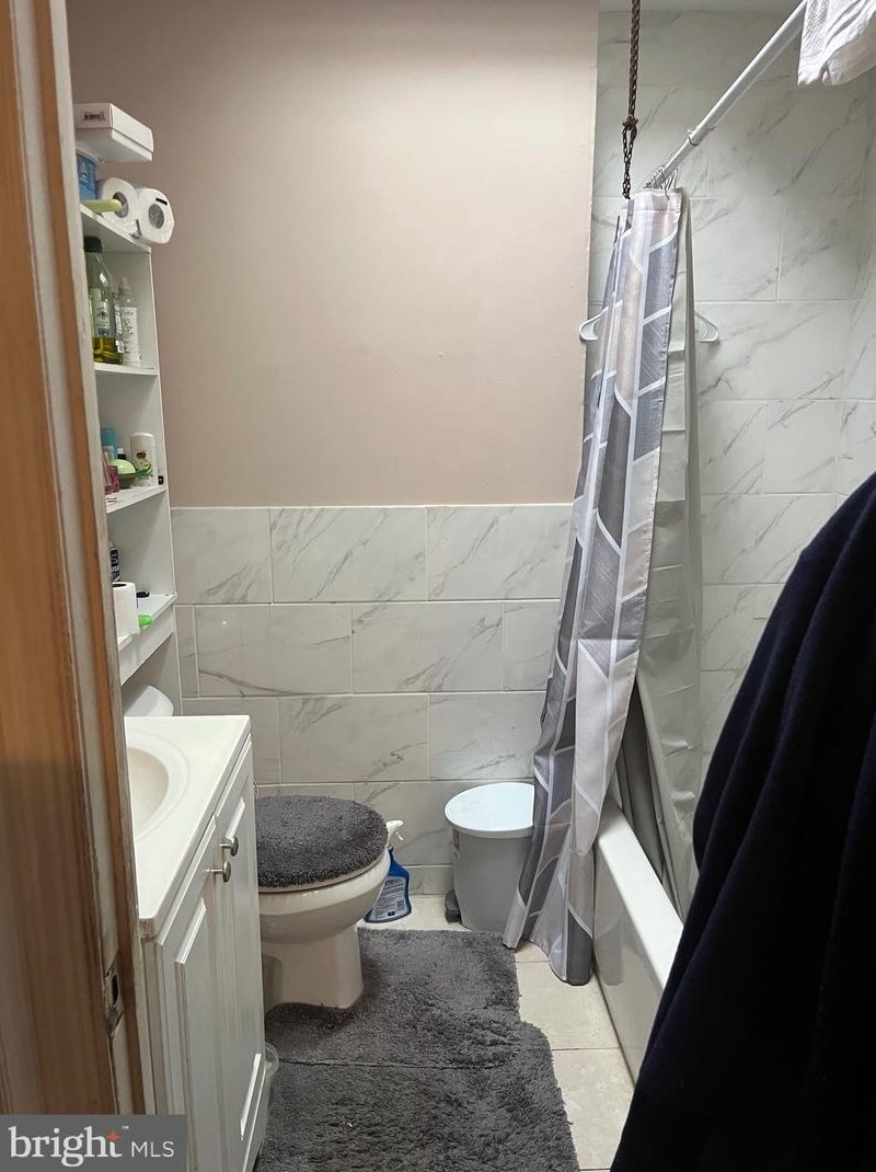 227 Golf Rd, Darby PA 19023-1313 exterior