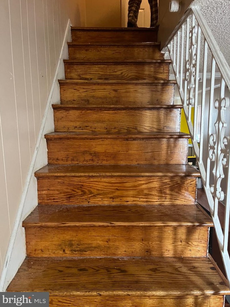 227 Golf Rd, Darby PA 19023-1313 exterior