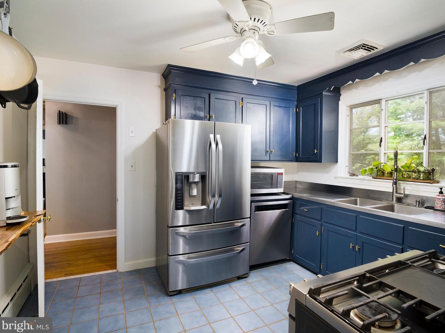 208 Marple Rd, Haverford PA  19041-1025 exterior