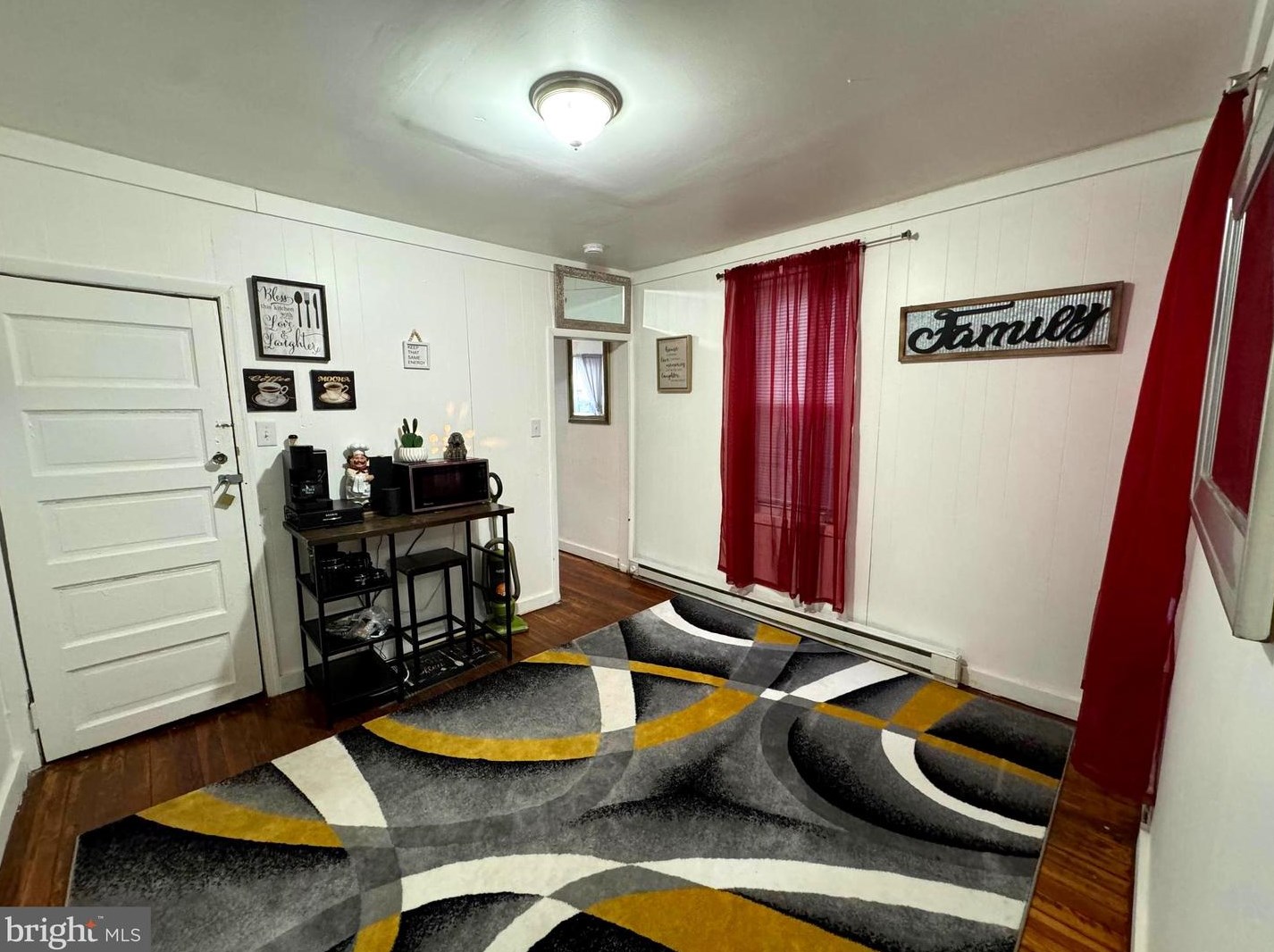 702 Lincoln St, Chester PA 19013-3527 exterior